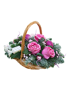 Новогодняя композиция в корзинке с еловыми ветками «Розовые леденцы»
