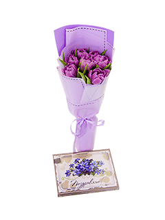 Букет из тюльпанов с набором шоколада «Поздравляю!»