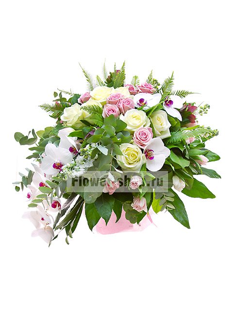 Букет из роз, орхидей и тюльпанов «Восьмое чудо света»