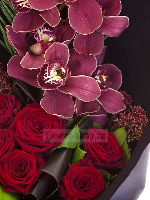 Траурный букет из роз и орхидей №29