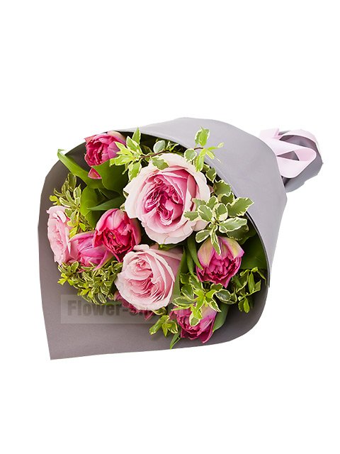 Букет из пионовидных роз и тюльпанов «Комплимент»