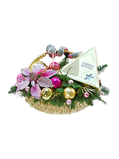 Новогодняя композиция в корзинке с еловыми ветками  «Сладкое празднество»