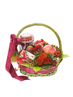 Корзина с розами и сладостями «День Варенья»