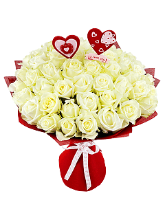 Букет из белых роз с сердечками «Моя любовь»