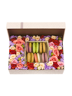 Коробка с цветами и макарони «Элеганс»