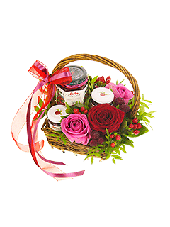 Цветочная корзинка с розами и вареньем «Конфитюр»
