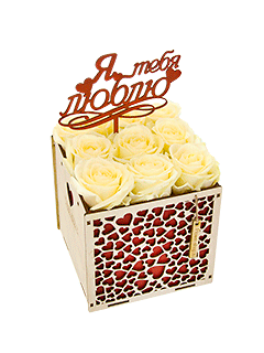 Композиция из роз в деревянной коробке «Светлое чувство»