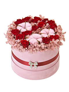 Стабилизированные розы в шляпной коробке «Дамаск»