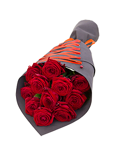 Букет «Бордовые розы в корсете»