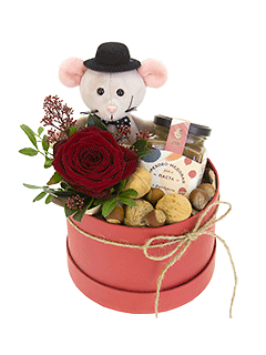 Композиция из роз в шляпной коробке «Месье Орешкин»