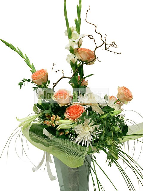 Букет из роз, хризантем и гладиолусов  «Для любимой женщины»