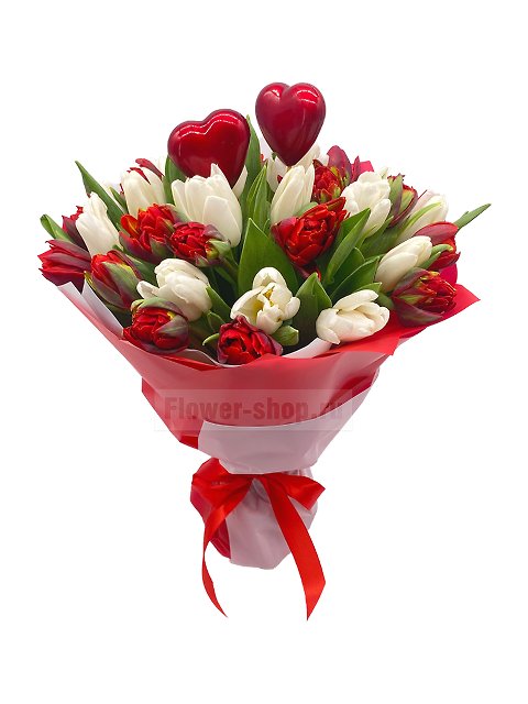 Букет из красных и белых тюльпанов «Яркая встреча»