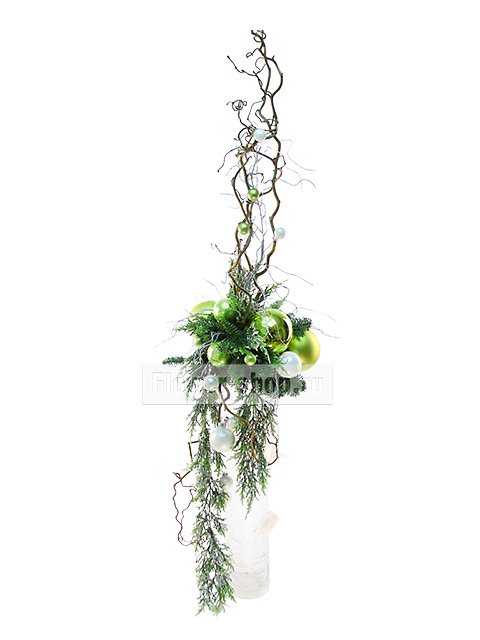 Новогодняя композиция  с еловыми ветками  «Зимний пейзаж»