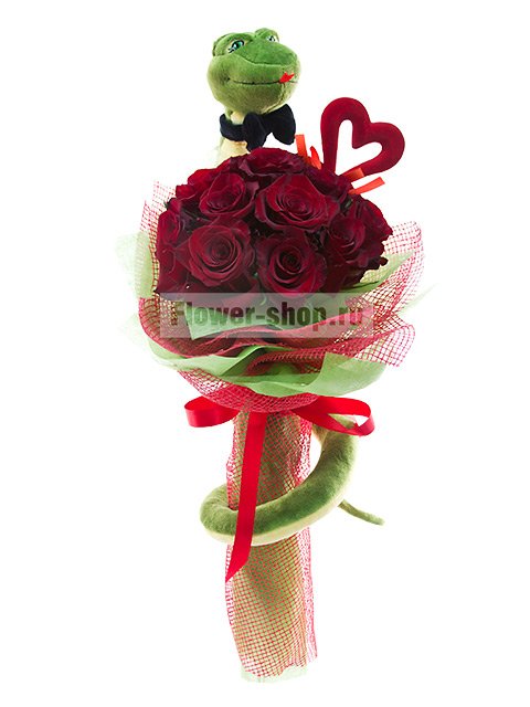 Букет роз с мягкой игрушкой «Послание о любви»