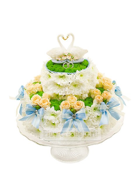 Композиция из хризантем «Торт на свадьбу»