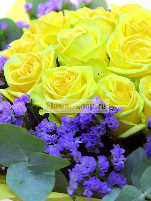 Букет из желтых роз и статицы «Лавандовое утро»