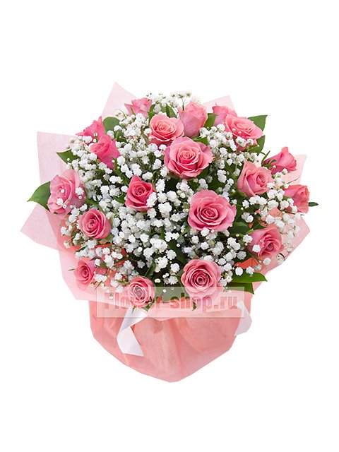 Букет из розовых роз с гипсофилой «Пралине»