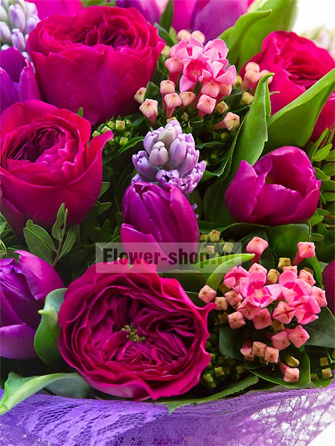 Букет из тюльпанов, гиацинтов и роз «Тайна»