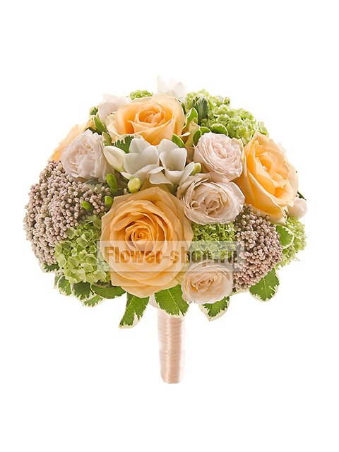Букет невесты круглый из роз, фрезий и озотамнусов №117