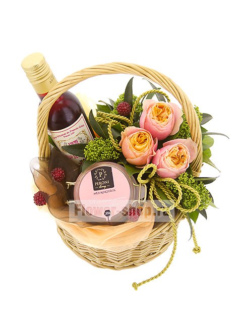 Корзина «На здоровье!» с розами и мёдом
