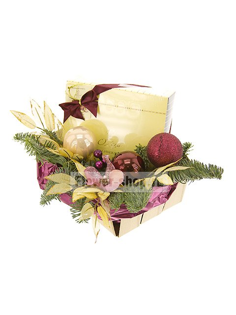 Новогодняя корзина  с еловыми ветками «Время подарков»