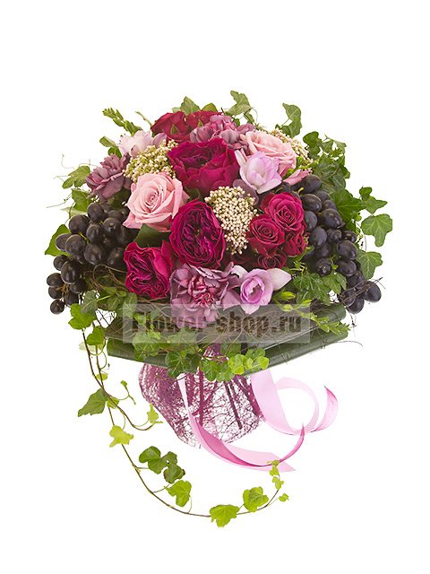 Букет из роз, гвоздик и фрезий «Виноградная лоза»