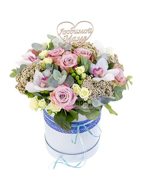 Букет из роз и орхидей в шляпной коробке «Любимой маме»
