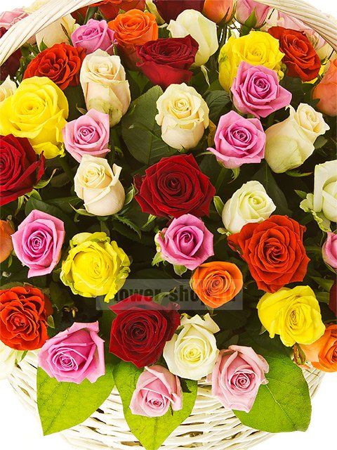 Корзина из 101 разноцветной розы