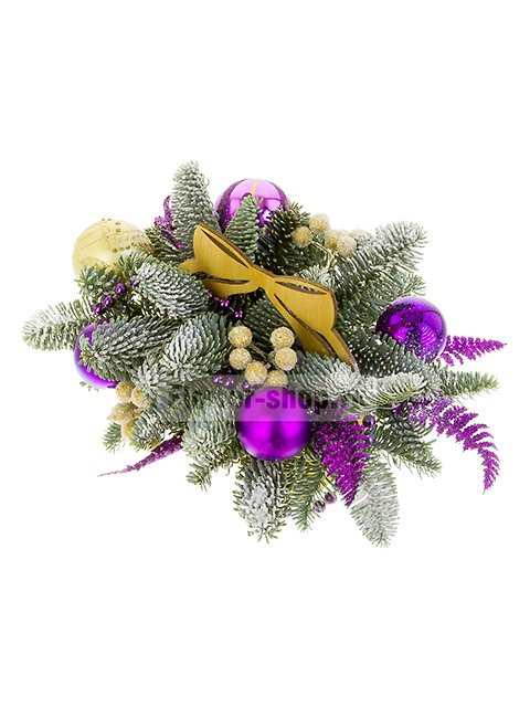 Новогодняя композиция с еловыми ветками «Лиловый сувенир»