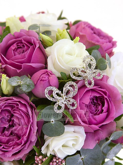 Букет невесты из роз и лизиантусов круглый №127