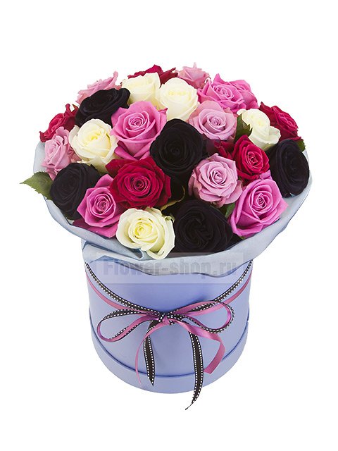 Букет из роз в шляпной коробке «Великолепная пятерка»