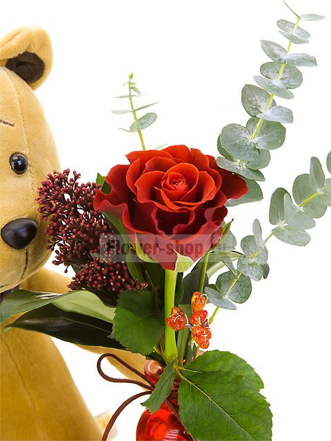 Букет из роз с мягкой игрушкой «Романтика от мишки»