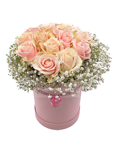 Букет из нежно-розовых роз в шляпной коробке «Нежная любовь»