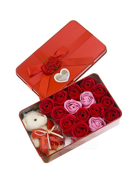 Подарочный набор «Мишка и розы» красный