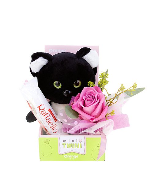 Композиция с розой и мягкой игрушкой «Черная кошечка с подарками»