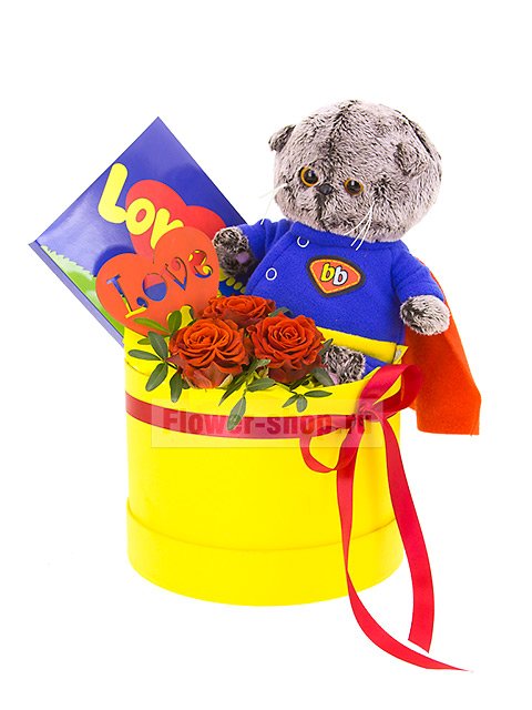 Композиция из роз с мягкой игрушкой в шляпной коробке «Супергеройская любовь»