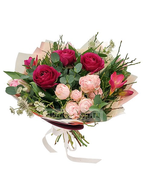 Букет из роз, фрезий, ранункулюсов и тюльпанов «Барбареско»