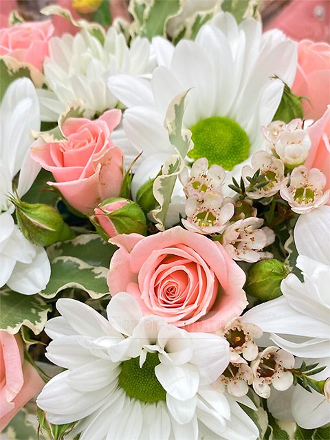 Корзина из роз и хризантем «Для милой мамы»